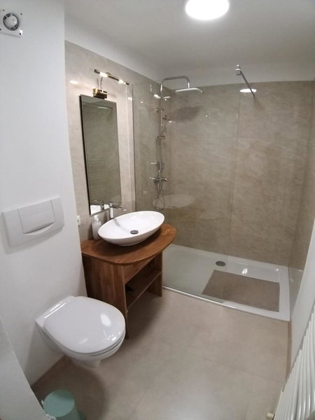 Modern Apartment, Full Kitchen, for 6, Gmunden, Austria