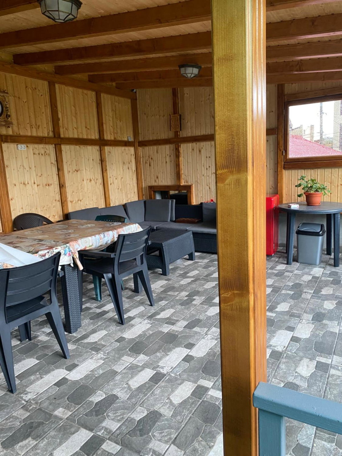 Casa Alex, Romania