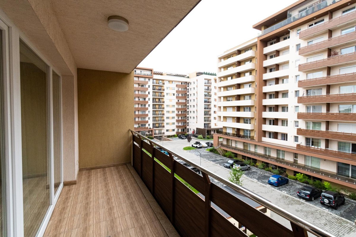 Pentha Apt - Stylish and Spacious 2-Bedroom Apartment near Coresi Mall, Romania