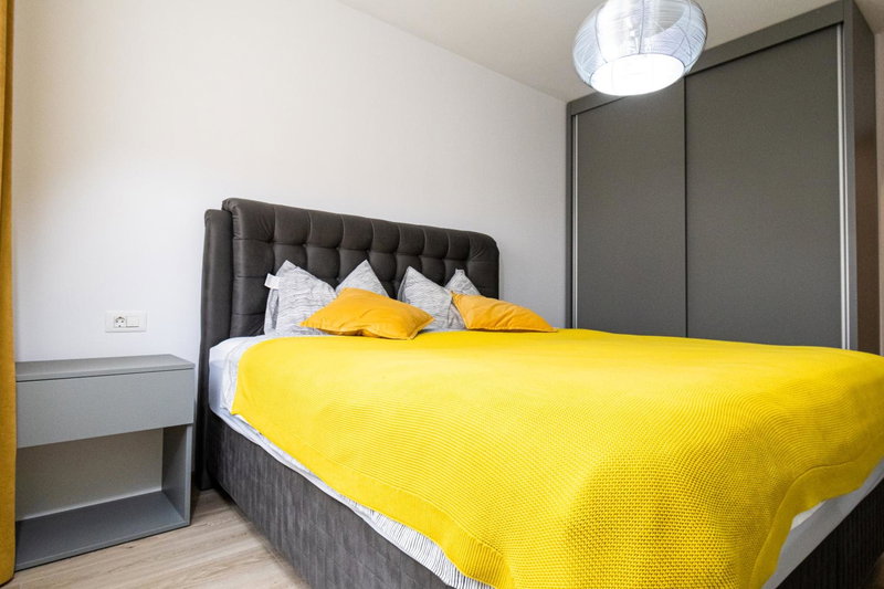 Pentha Apt - Stylish and Spacious 2-Bedroom Apartment near Coresi Mall, Braşov, Romania