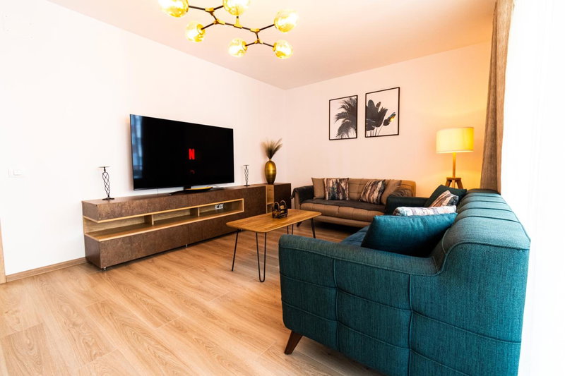 Pentha Apt - Stylish and Spacious 2-Bedroom Apartment near Coresi Mall, Braşov, Romania
