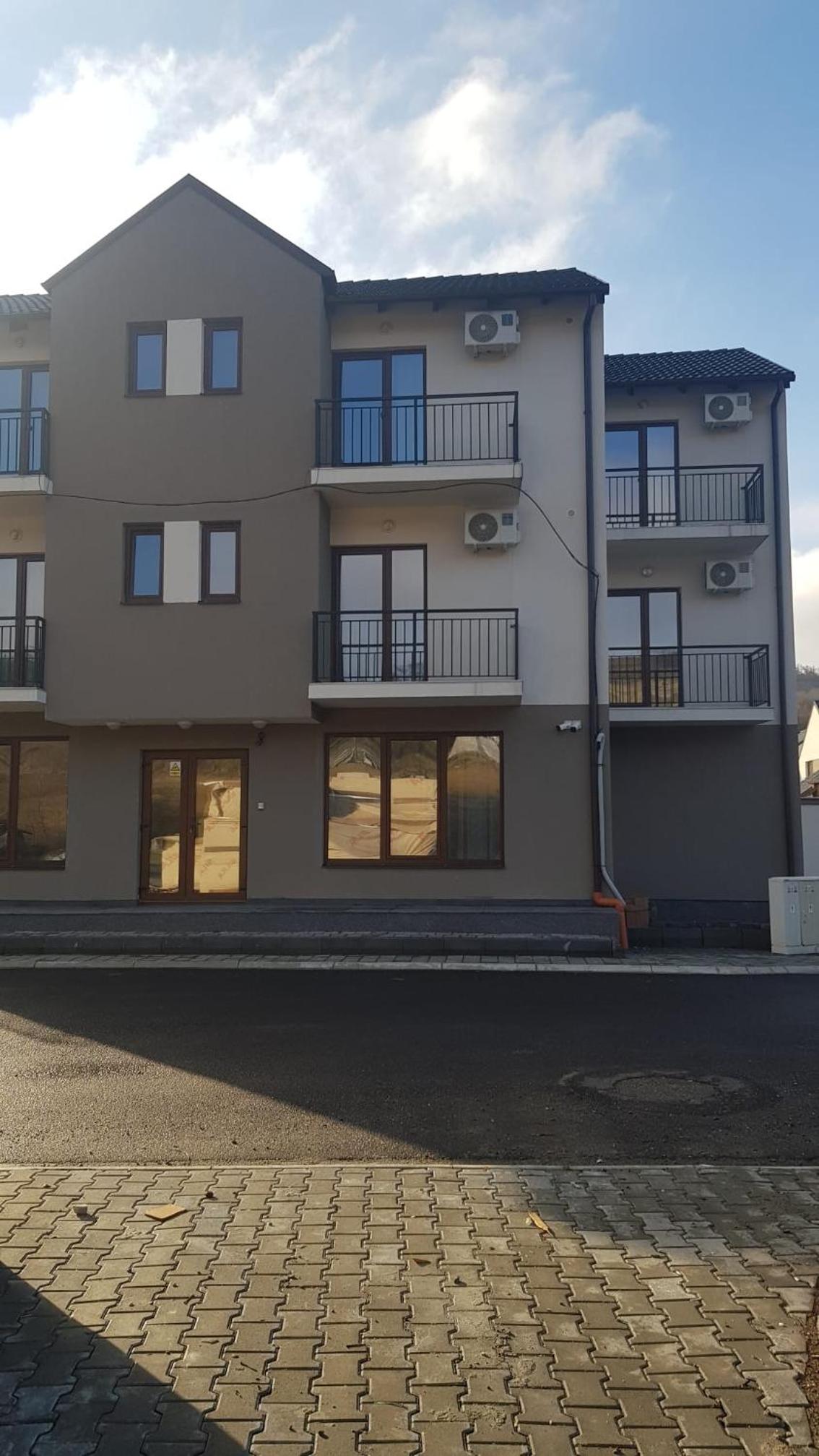 Apartament 10 Budiu, Romania