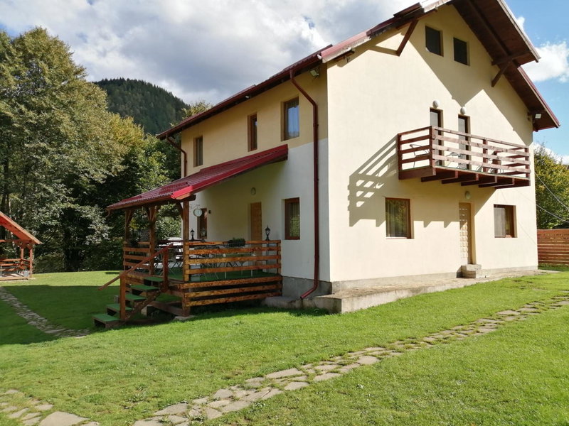 Vila Carmen, Cazaci, Romania