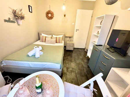 Private Place to Stay self check in-nonstop- NETFLIX-WIFI, Reşiţa, Romania