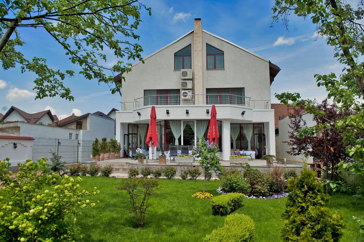 Casa Jasmine, Romania