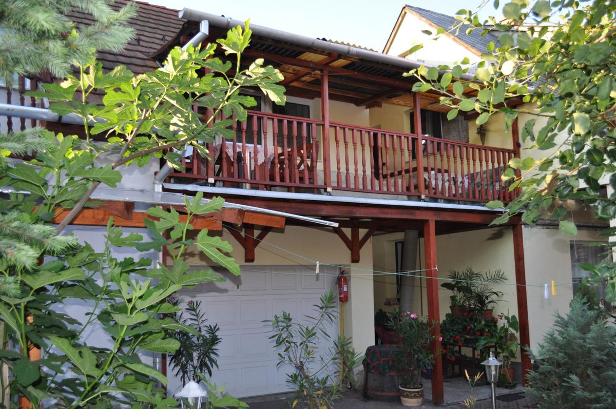 Esztergom Apartman, Hungría