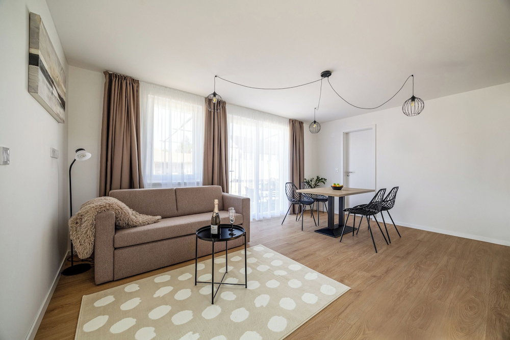 Villa Oliver Lenti, Hungary
