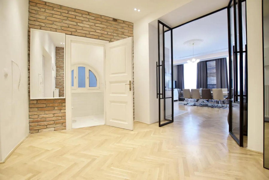 Premium Apartment by Hi5 - Ferenciek tere - 3 BDR, Budapest, Hungary