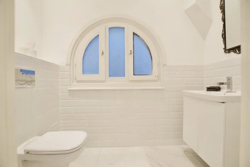 Premium Apartment by Hi5 - Ferenciek tere - 3 BDR, Budapest, Hungary