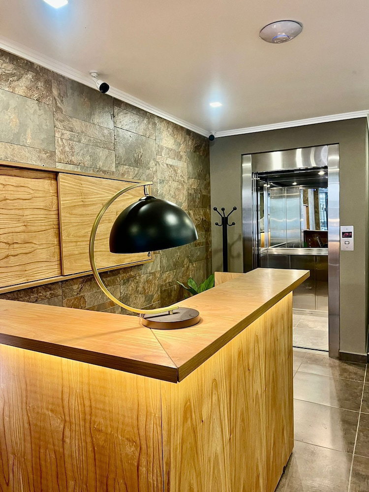 Urbe Hotel, Argentina