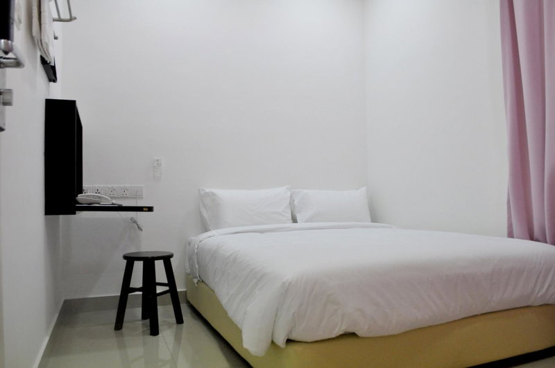 YY48 Hotel 2 Mins Walk From Masjid Jamek LRT Station, Kuala Lumpur, Malaysia