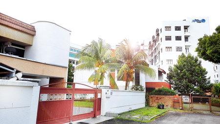 Advent Villa, just 100 meters to Penang Adventist Hospital, George Town, Malaysia