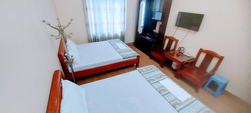 Linh Dan Hotel, Ha Long, Vietnam