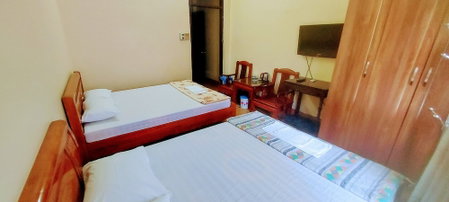 Linh Dan Hotel, Ha Long, Vietnam