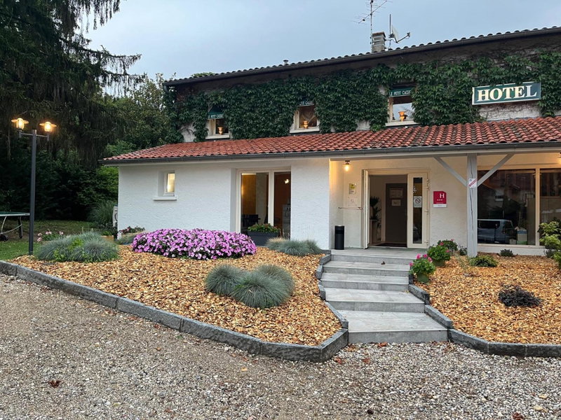 Logis Hotel Le Petit Casset, La Boisse, France