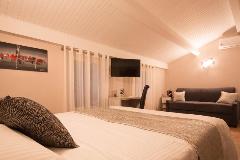 Logis Hotel Le Petit Casset, La Boisse, France
