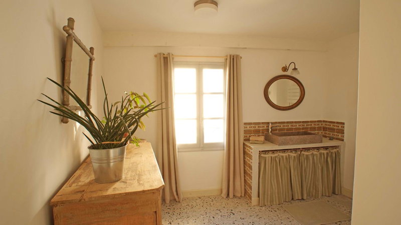 Au coin de la Roquette, Arles, France