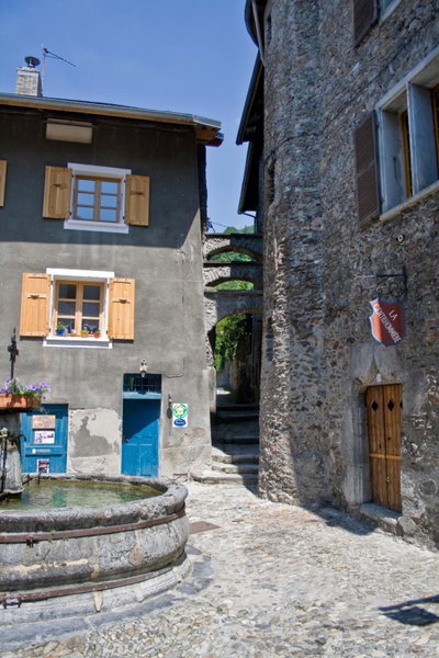 Au Cheval Blanc - appartements et chambres d'hôtes, Albertville, France