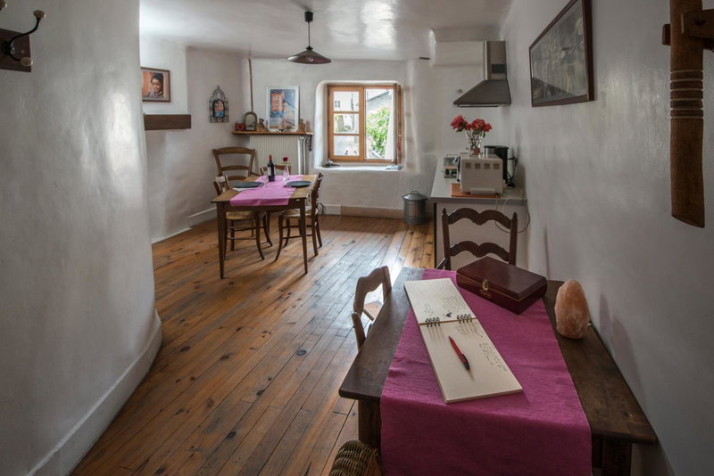 Au Cheval Blanc - appartements et chambres d'hôtes, Albertville, France