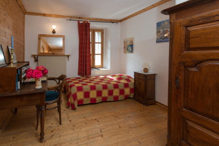Au Cheval Blanc - appartements et chambres d'hôtes, Albertville, France