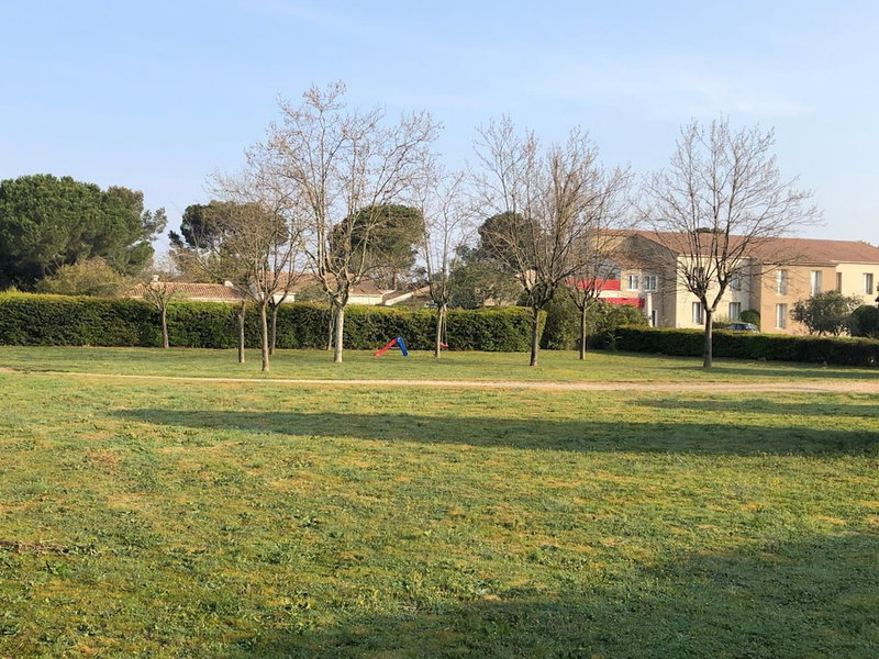 Les Aubuns Country Hôtel, Saint-Gilles, France