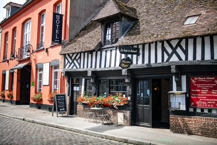 Logis Hôtel & Restaurant - Les Hauts de Montreuil, Montreuil-sur-Mer, France