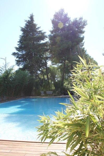 HÔTEL C SUITES chambres spacieuses, Nîmes, France