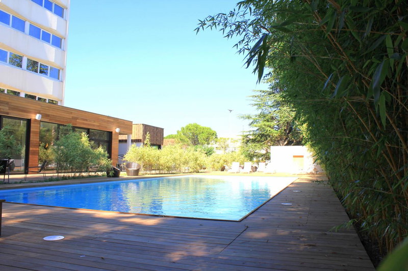 HÔTEL C SUITES chambres spacieuses, Nîmes, France