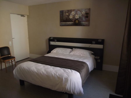 Logis Hotel des Bourbons Montluçon Climatisé, Montluçon, France