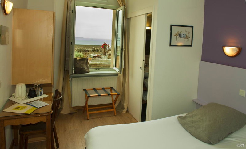 Hôtel La Porte Saint Pierre-Logis Hôtel Intra Muros RÉNOVÉ en 2026, Saint Malo, France