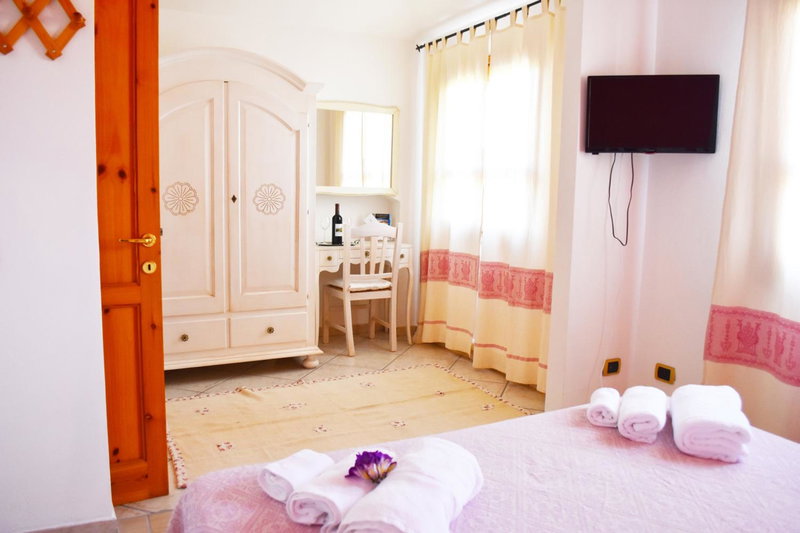 Casa Vacanza Porto Frailis già Porto Frailis B&B, Àrbatax, Italy