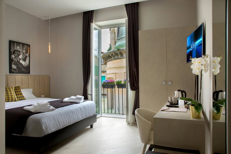 Naplesuite, Naples, Italy