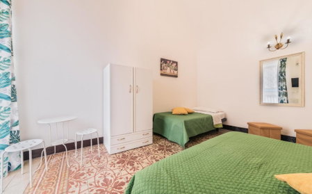 Voilà Rooms Guest House, Terrasini, Italy
