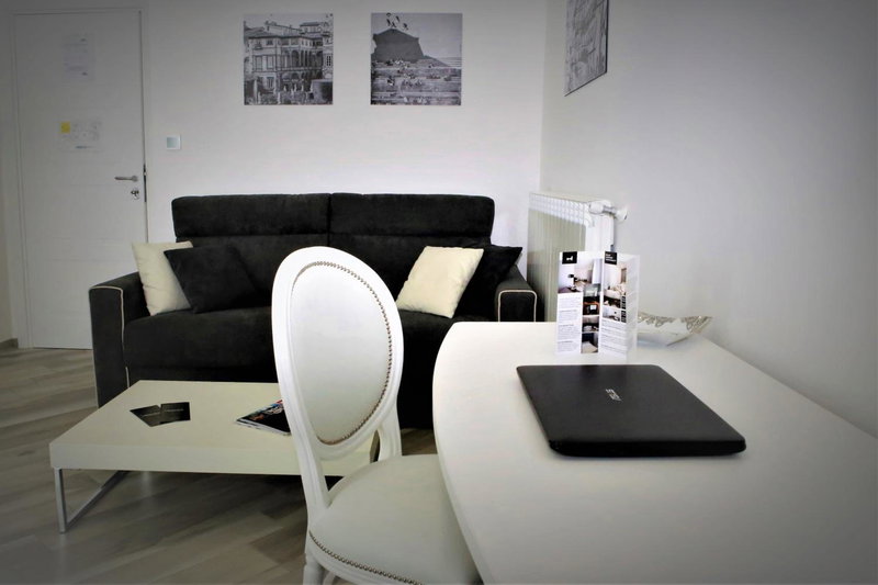 Hermes rooms for tourists, Naples, Italy