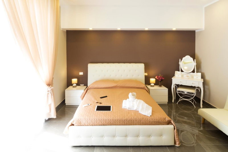 Porto Rooms & Suite, Naples, Italy
