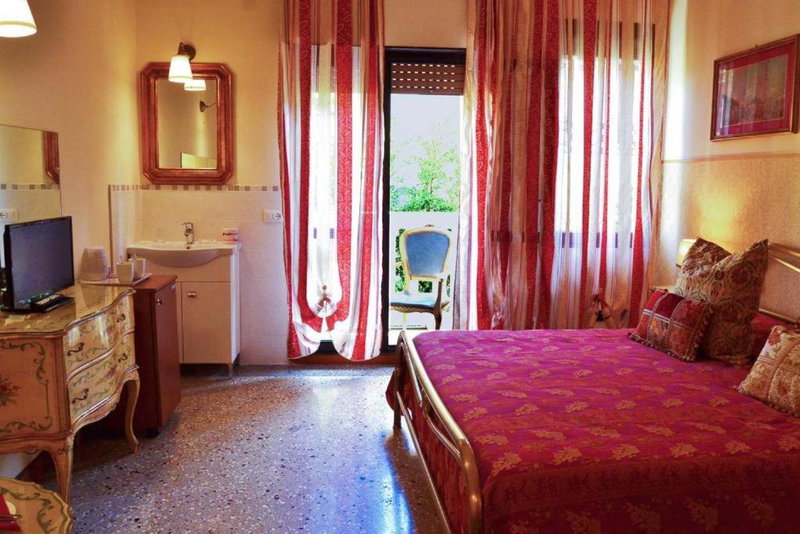 Venice Lion Residence Free Private Parking Easy Access Venice, Mestre, Italy