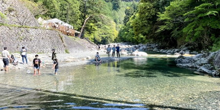 Riverside Glamping Nuts, Higashiomi, Japan