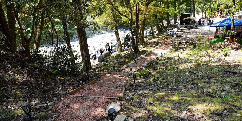 Riverside Glamping Nuts, Higashiomi, Japan