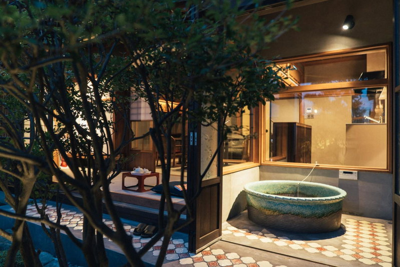 Bed and Craft, Nanto, Japan