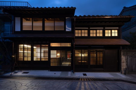 民家ホテル「金ノ三寸」(かねのさんずん）, Takaoka, Japan