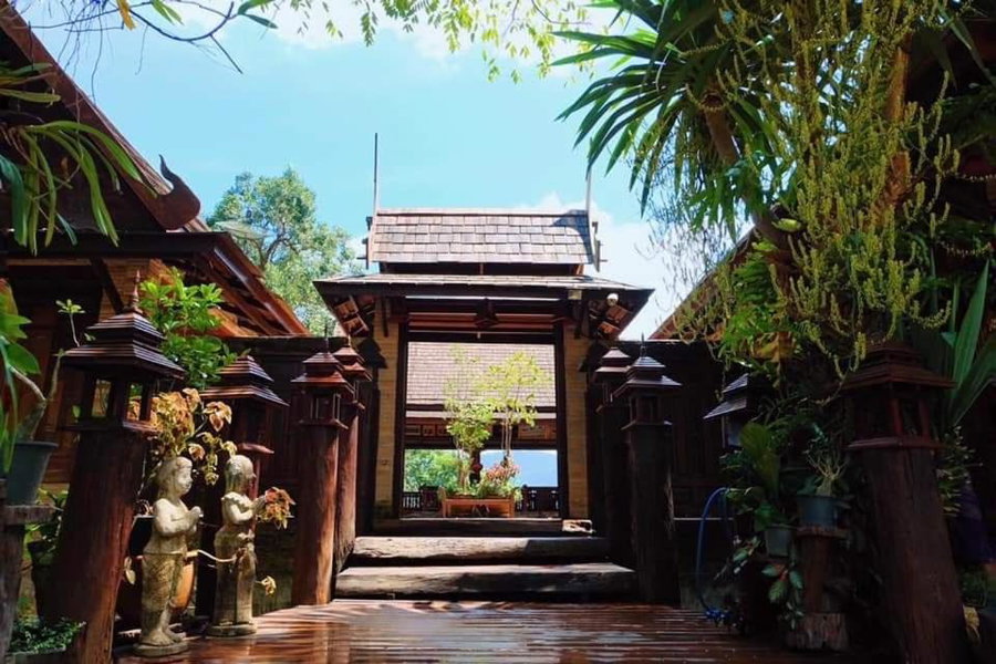 Hormuenlee resort, Sangkhla Buri, Thailand
