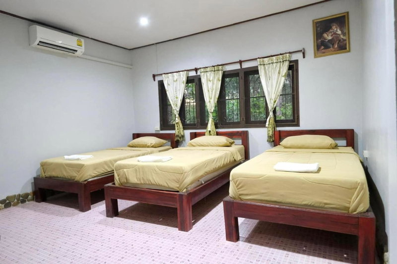 Hormuenlee resort, Sangkhla Buri, Thailand