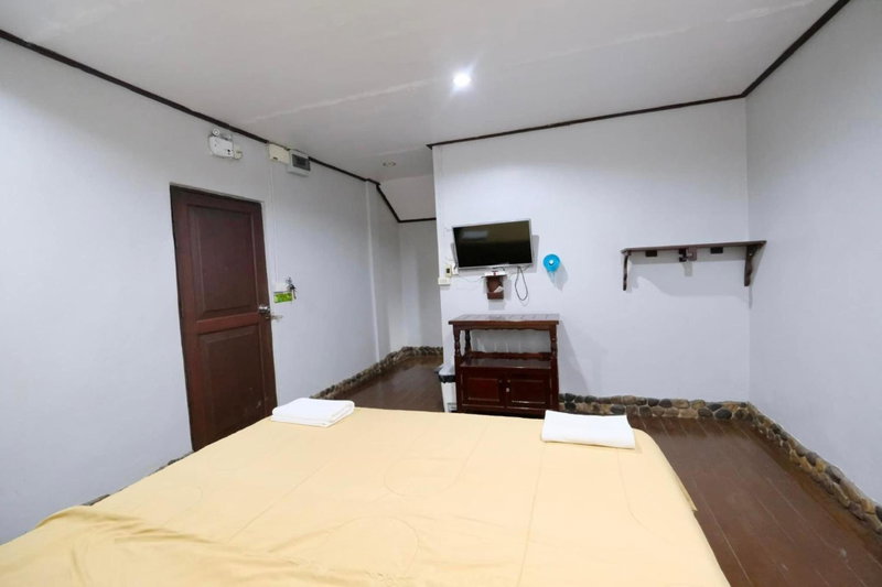 Hormuenlee resort, Sangkhla Buri, Thailand