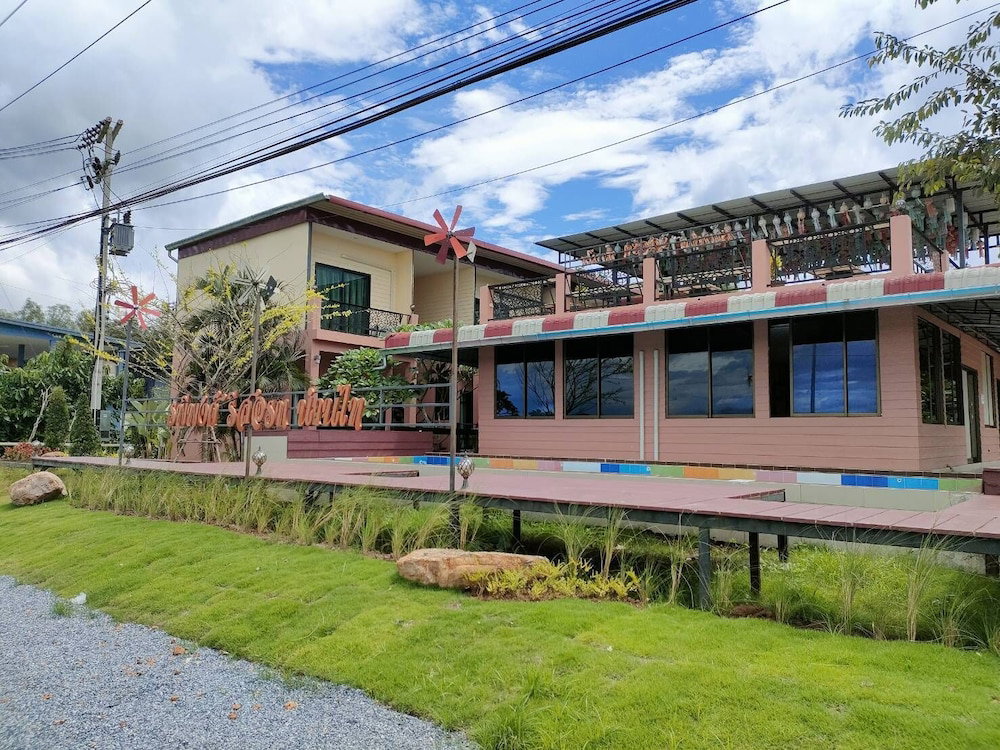 Rapeepong Resort Nanthai, Thailand