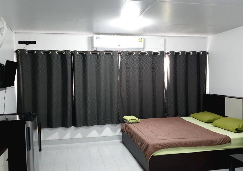 Large Room - Daily Rental Muang Thong Thani Ruensittrang, Nonthaburi, Thailand