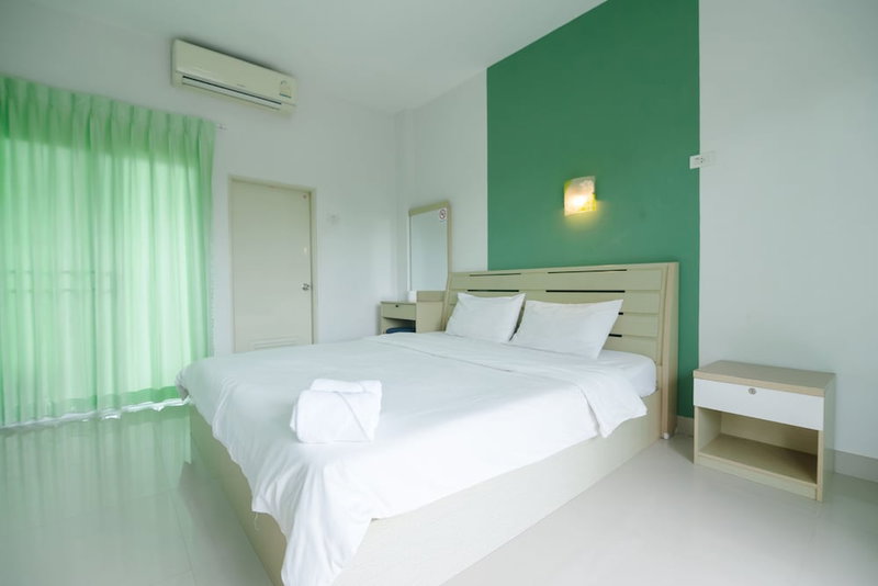 Reuan Chom Dao Resort, Chom Bueng, Thailand