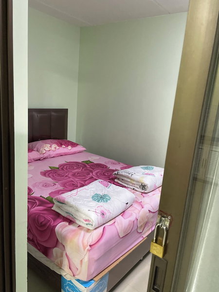 Muangthong C3, C4 near Impact by Anna, Pak Kret, Thailand