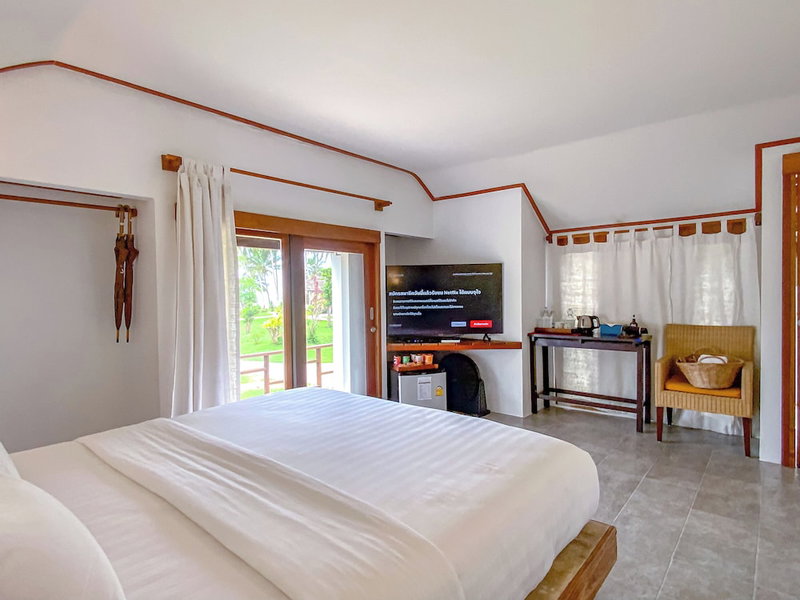 Chumphon Cabana Resort, Pathio, Thailand