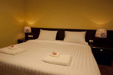 J & Y Lodge Hotel, Chonburi, Thailand