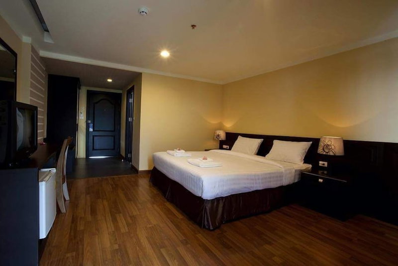 J & Y Lodge Hotel, Chonburi, Thailand